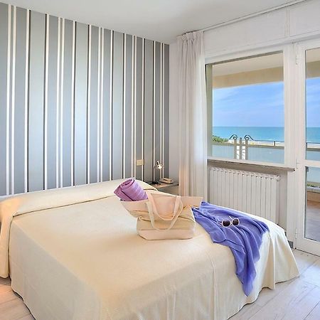 Residence Riccione Beach Apartments Eksteriør billede