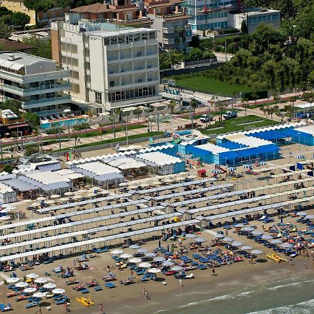 Residence Riccione Beach Apartments Eksteriør billede