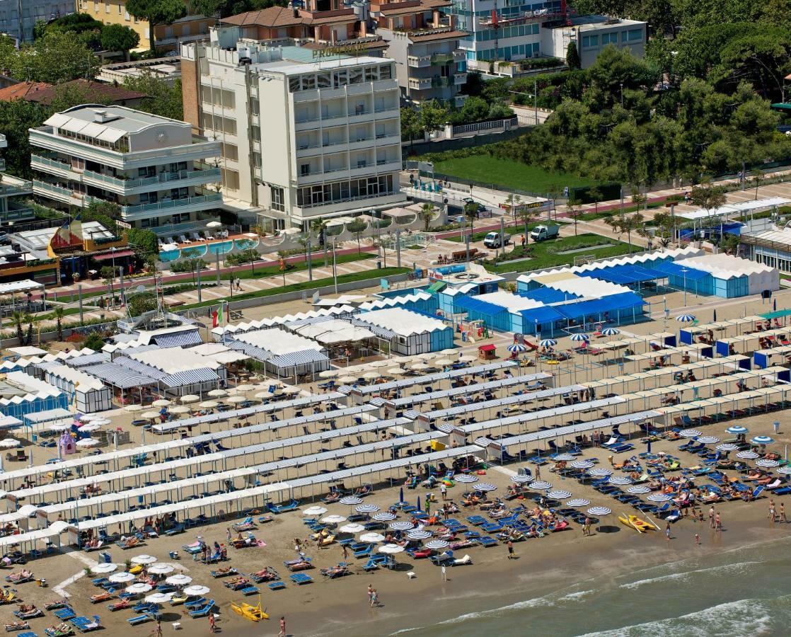 Residence Riccione Beach Apartments Eksteriør billede